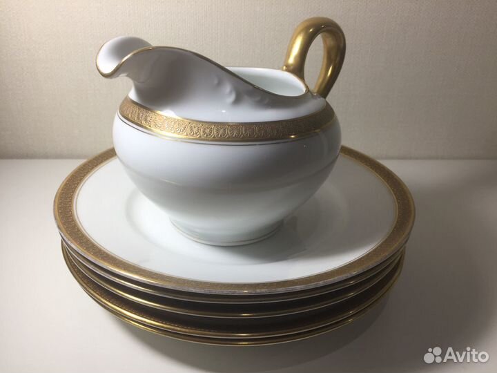 Фарфоровый молочник и тарелки 1914 г.соусник с тар