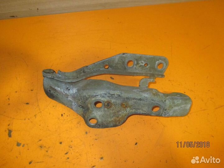 Петля капота левая Ssang Yong Actyon Sport Спорт