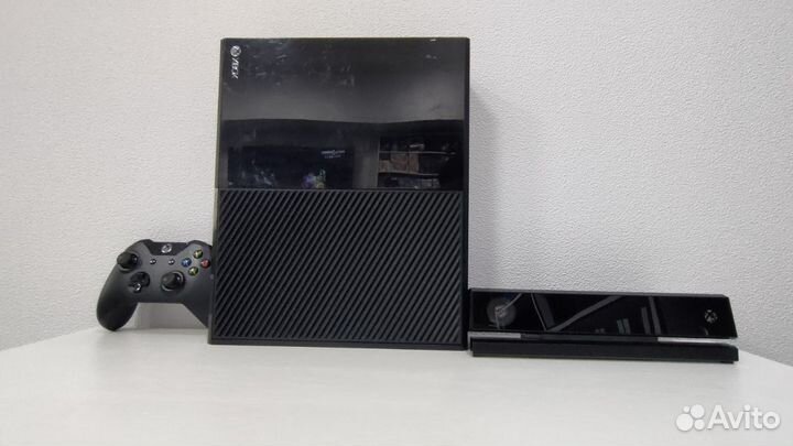 XBox One + подписка в комплекте и 450 игр