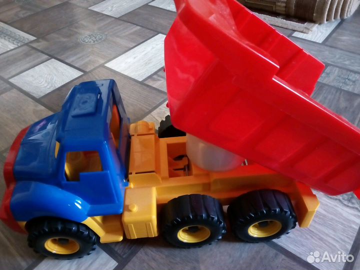 Детскаие игрушки