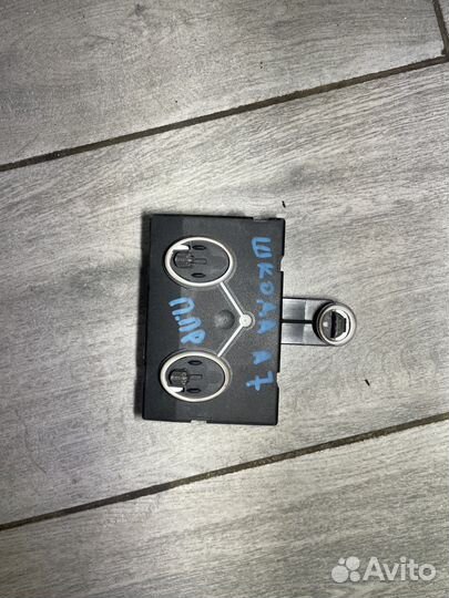 Блок управления двери Шкода Октавия А7