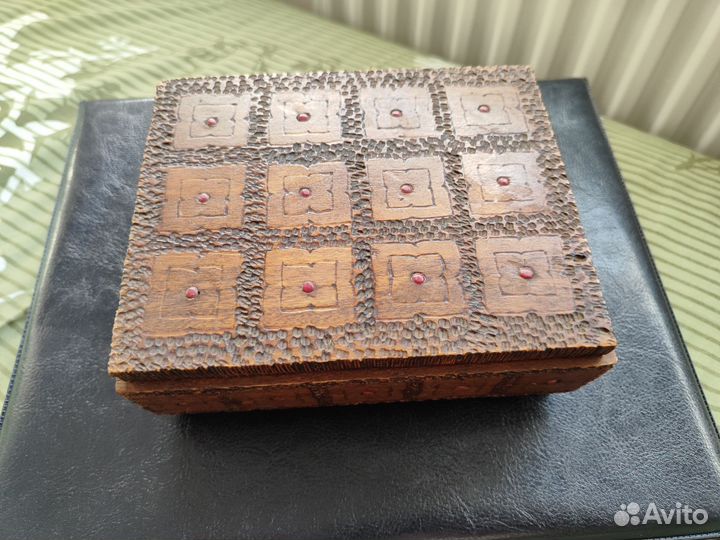 Шкатулка деревянная