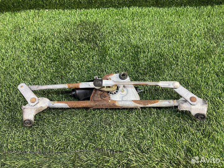 Мотор дворников передний Toyota Funcargo NCP25