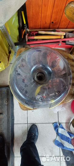 Автомат для подачи комапктдисков