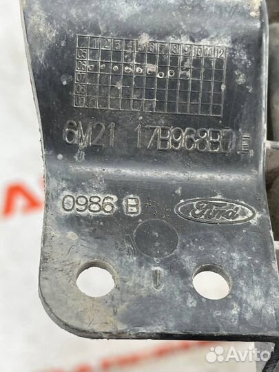 Решетка в бампер центральная Ford S-MAX 2.5T, huwa