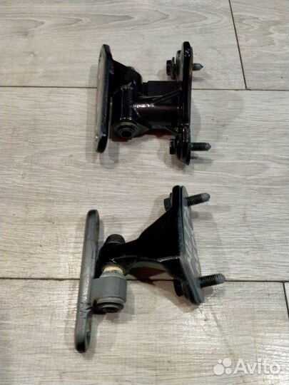 Петля двери передняя левая Mercedes-Benz Ml 164