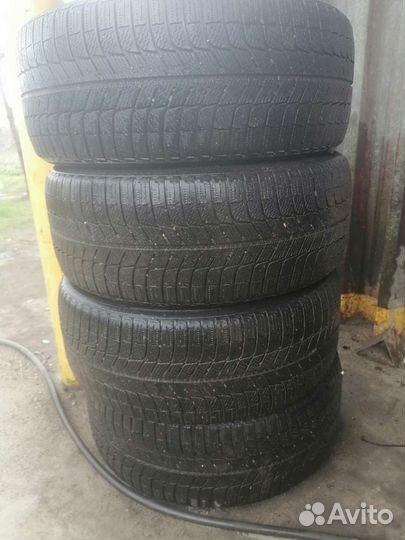 Michelin X-Ice 3 245/45 R19
