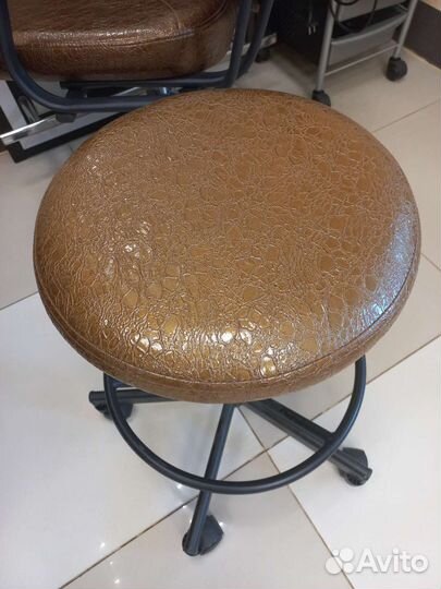 Парикмахерское кресло