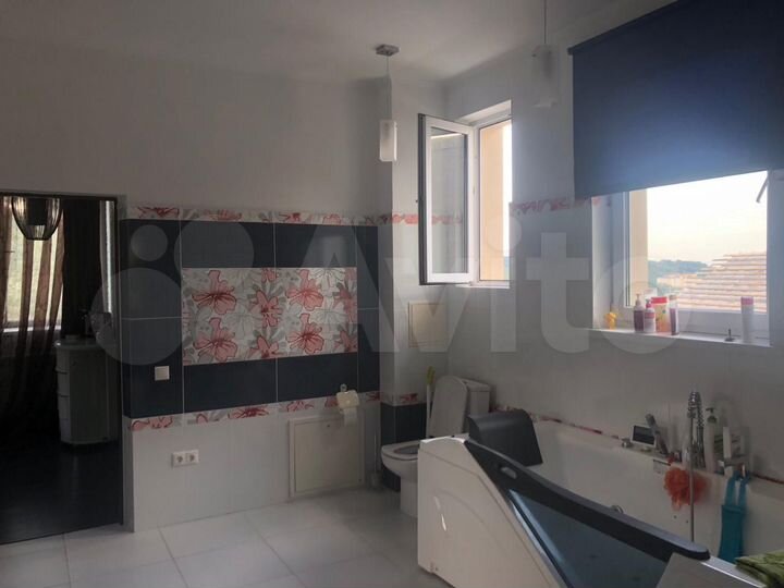 Дом 340 м² на участке 11 сот.