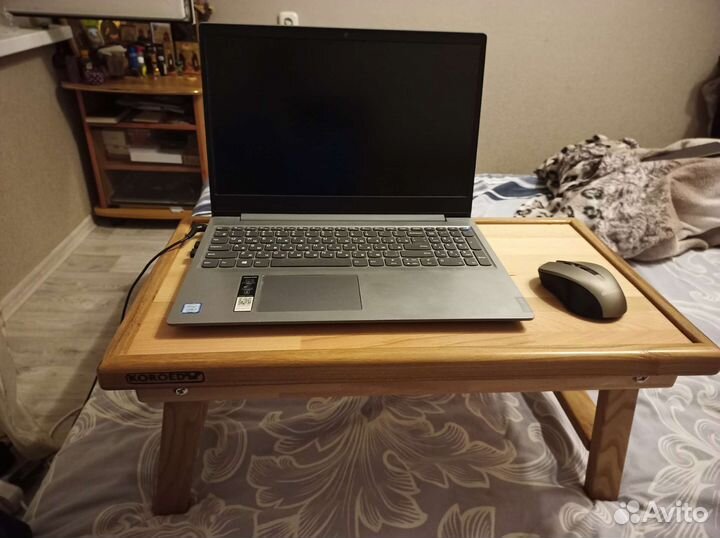 Столик для ноутбука в кровать