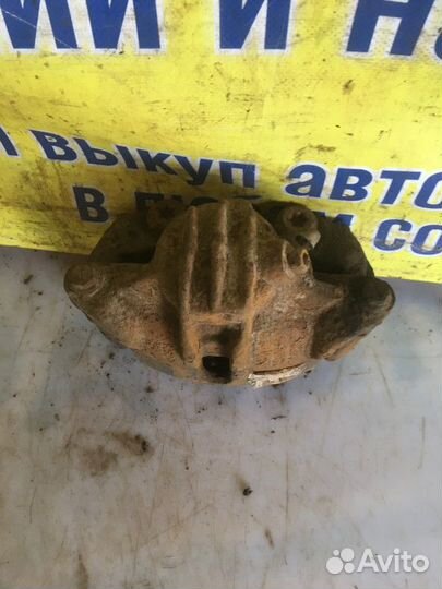 Суппорт передний правый Citroen C3 Picasso