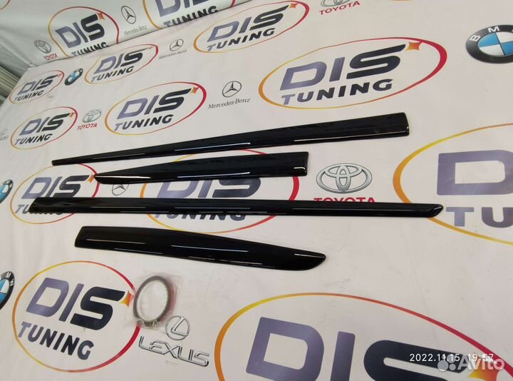 Молдинги на двери Тойота Камри 70 любой цвет