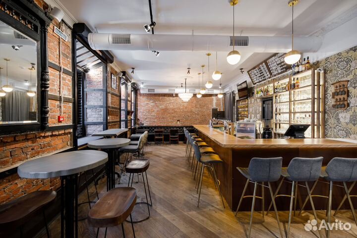 Бармен на Патриарших прудах