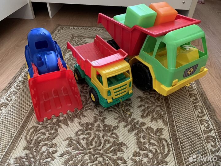 Детский транспорт (машинки, грузовики и трактор)