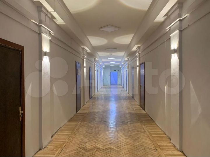 Здание, 4268.2 м²