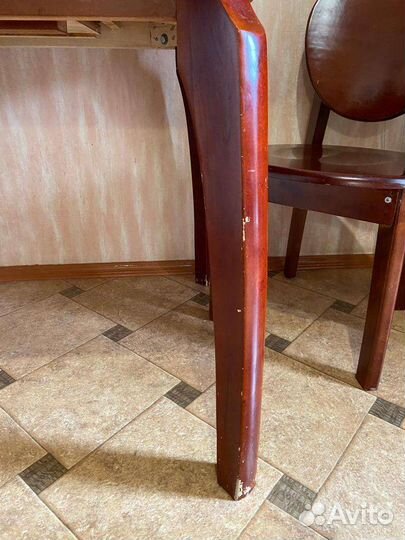 Стол обеденный и стулья из массива дерева