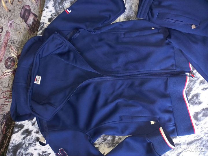 Спортивный костюм