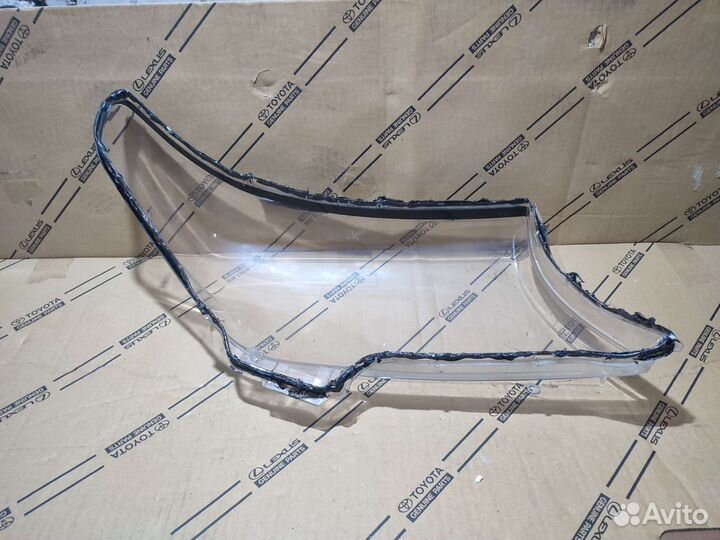 Стекло фары Toyota Land Cruiser 200