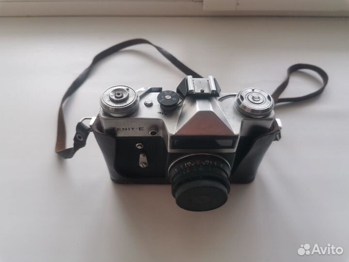 Пленочный фотоаппарат зенит е