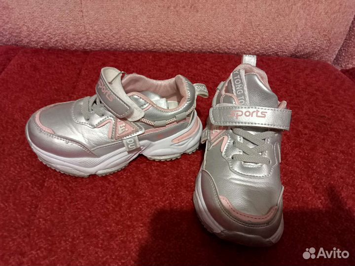 Продам кроссовки