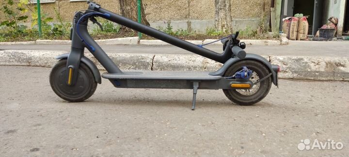 Электросамокат Xiaomi Mi Electric Scooter 3 черный