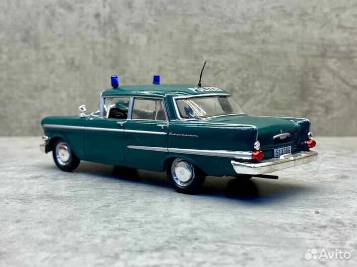 Коллекционная модель Opel Capitan полицейский 1:43