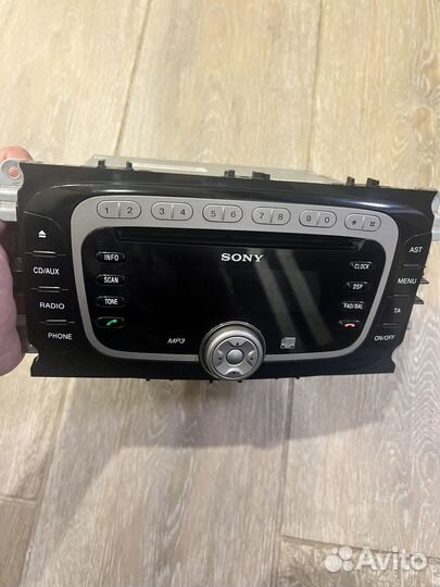 Автомагнитола на Ford focus 2 + рамка Titanium