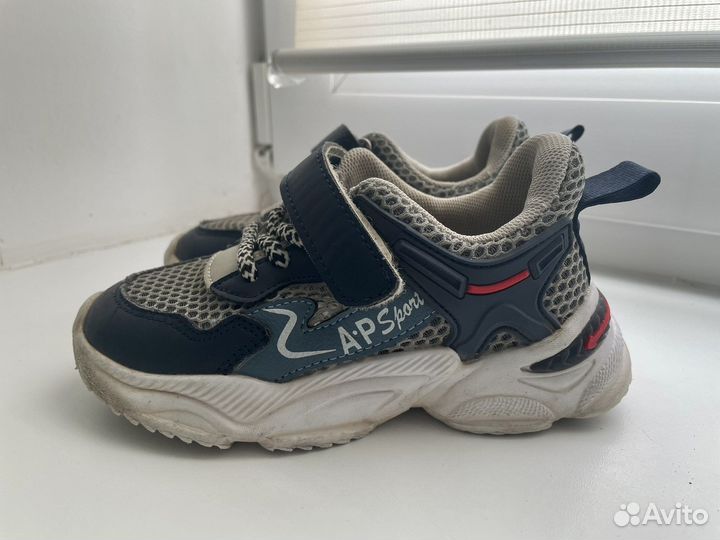 Кроссовки 25р