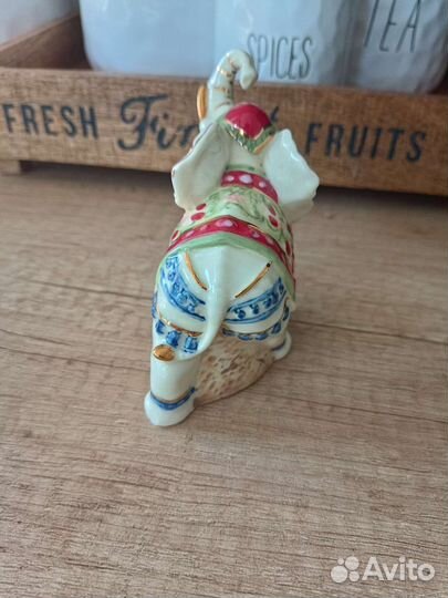 Статуэтка слон фарфор