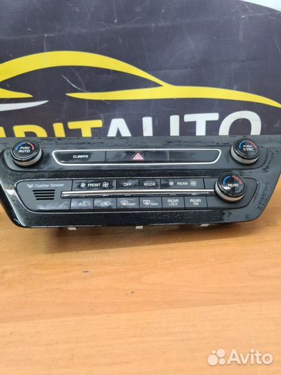 Блок управления климат-контролем Kia Carnival 3