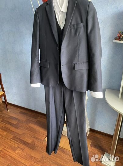 Школьный костюм для мальчика (146-152)