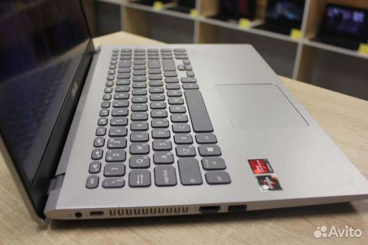 Ноутбук Asus AMD Ryzen 3. Ram 8gb. (SSD M.2) 256GB