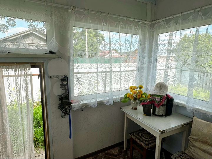 4-к. квартира, 60 м², 1/1 эт.