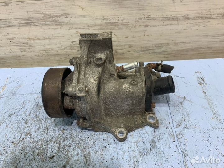 Насос водяной Nissan Juke MR16DDT