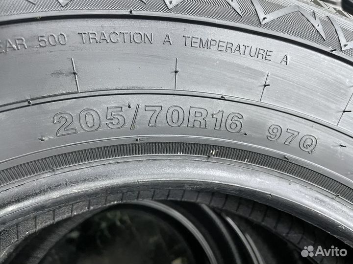 Winrun Magnum Flame WR-16 205/70 R16 97Q