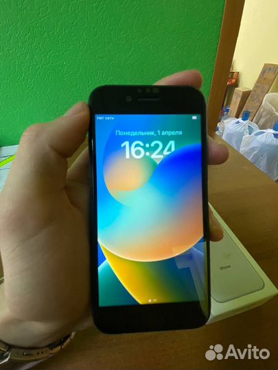 iPhone 8, 64 ГБ