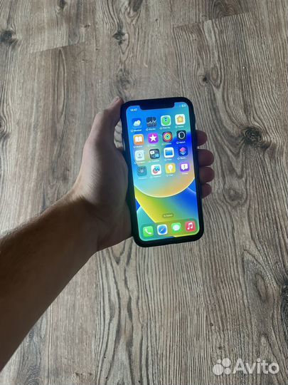 iPhone X, 64 ГБ