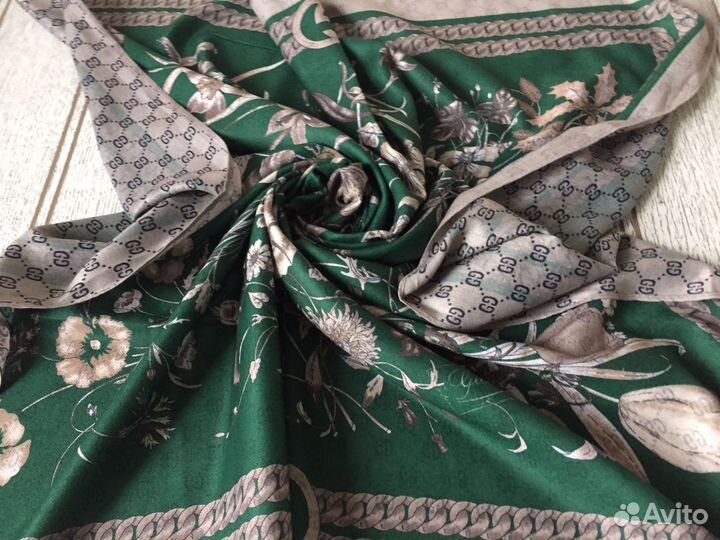 Двусторонний теплый платок Gucci. 4 цв