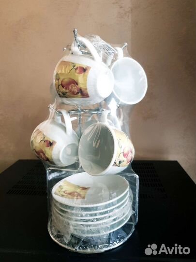 Кофейный сервиз новый на подставке