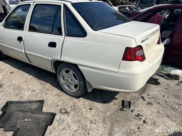 В разборке Део нексия 2013 год, 1,6