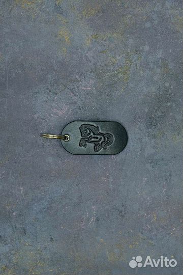 Брелки из кожи с лошадкой