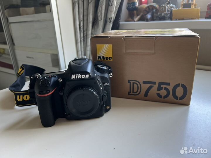 Зеркальный фотоаппарат Nikon D750