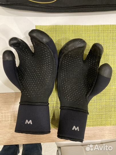 Неопреновые перчатки 7 мм