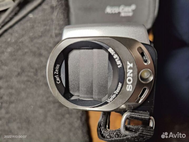 Видеокамера Sony DCR-SX44E
