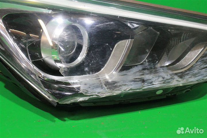 Фара правая Hyundai Santa Fe 3 рестайлинг 2015