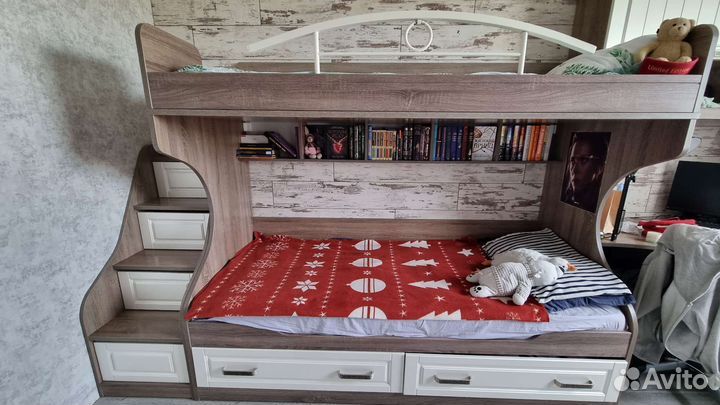Двухъярусная кровать