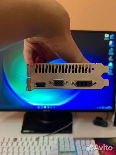 Видеокарта GT 740 2GB