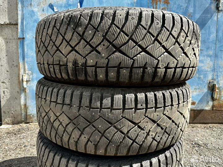 Nitto Therma Spike 225/65 R17