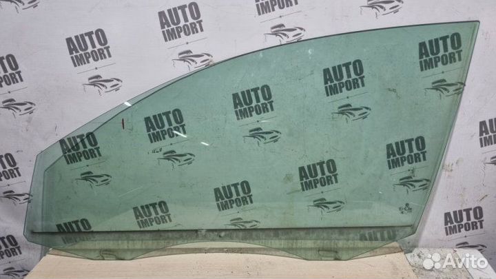 Стекло двери переднее левое Volkswagen Passat B7