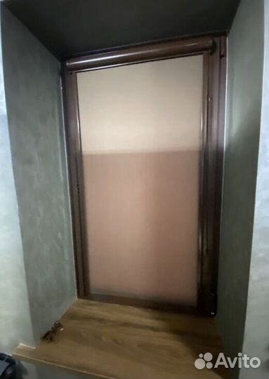 Рулонные шторы в коричневом коробе H8095